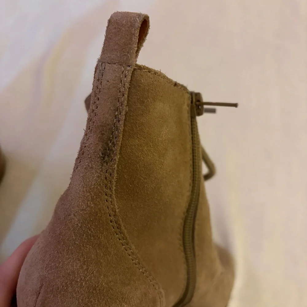 Lucky Brand Lace-Up Tan Suede Leather Ankle‎ Booties